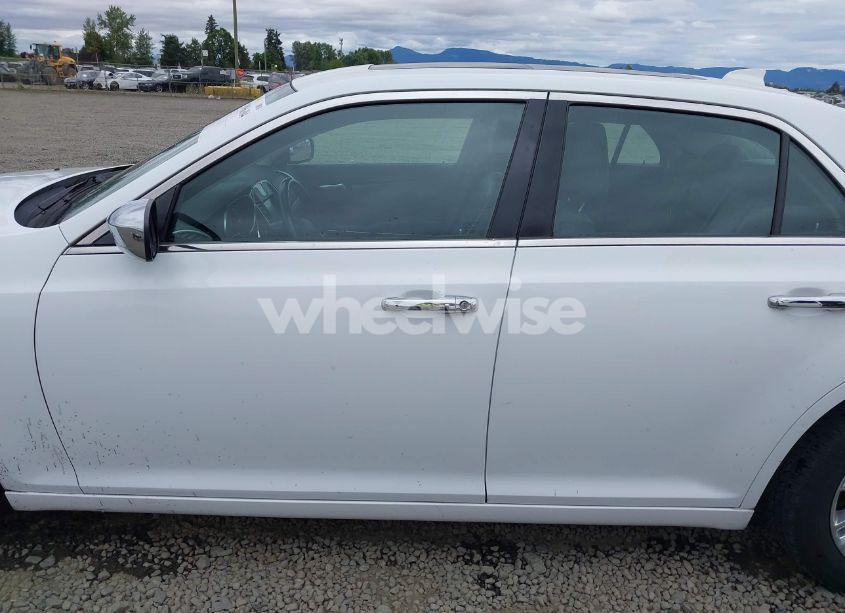 Photo 15 of 2016 Chrysler 300c (VIN 2C3CCAEG8GH359249)