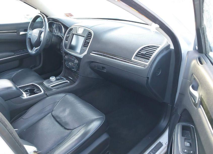 Photo 5 of 2016 Chrysler 300c (VIN 2C3CCAEG9GH183389)