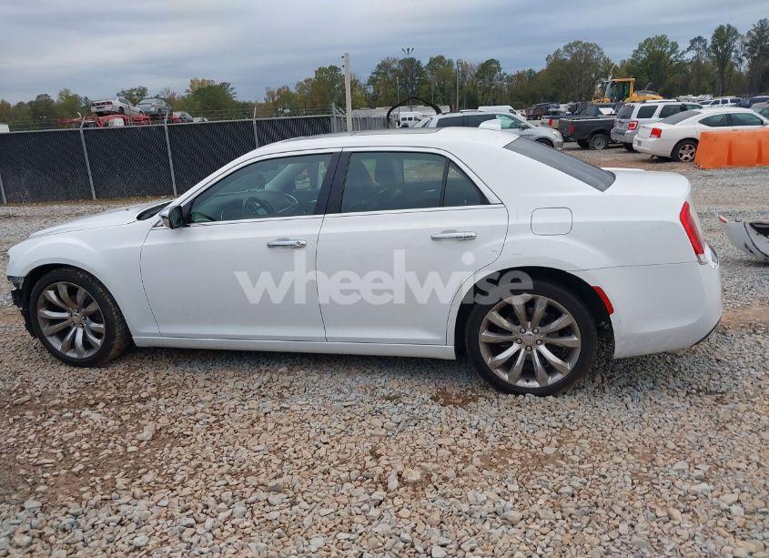 Photo 15 of 2019 Chrysler 300 LIMITED (VIN 2C3CCAEG9KH555743)