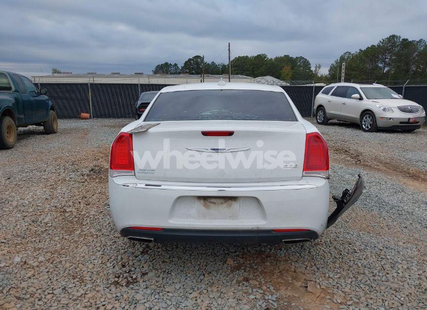 Photo 17 of 2019 Chrysler 300 LIMITED (VIN 2C3CCAEG9KH555743)