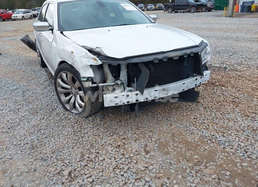 Photo 19 of 2019 Chrysler 300 LIMITED (VIN 2C3CCAEG9KH555743)