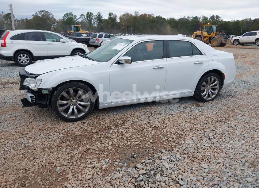 Photo 2 of 2019 Chrysler 300 LIMITED (VIN 2C3CCAEG9KH555743)