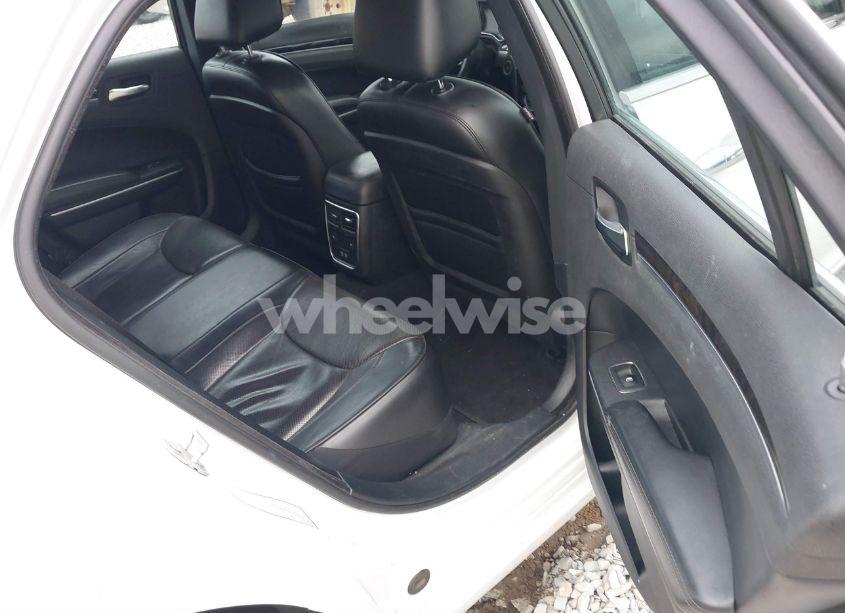 Photo 8 of 2019 Chrysler 300 LIMITED (VIN 2C3CCAEG9KH555743)