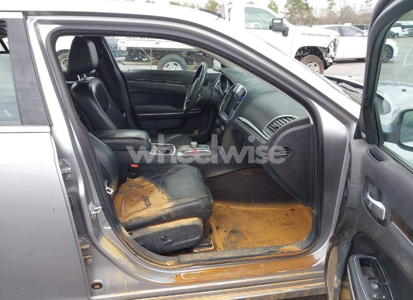 Photo 5 of 2016 Chrysler 300c N/A (VIN 2C3CCAEGXGH268659)