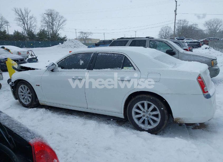 Photo 14 of 2013 Chrysler 300c (VIN 2C3CCAET0DH507337)