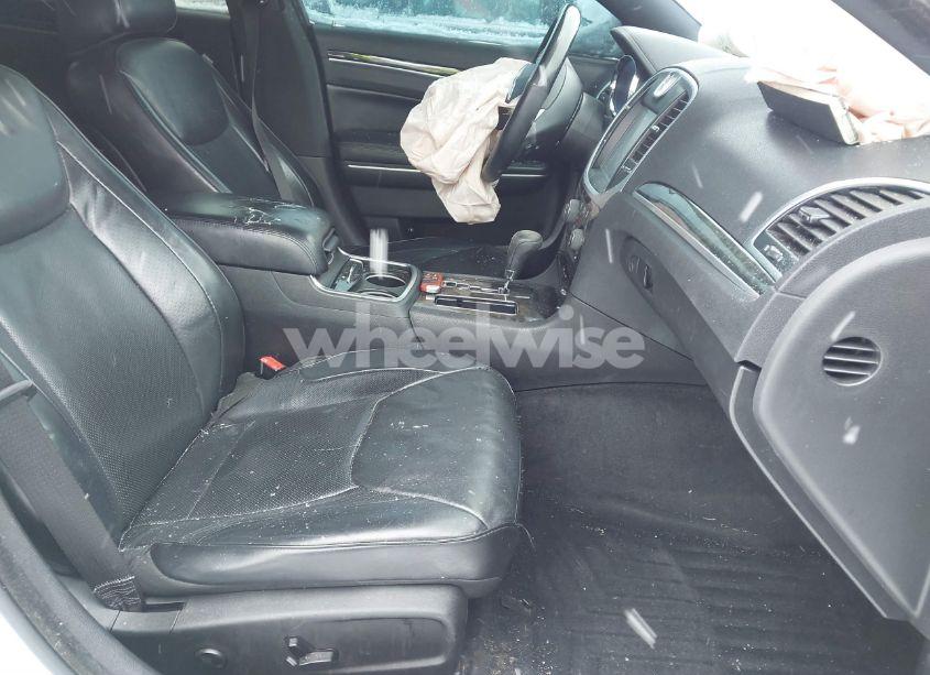 Photo 5 of 2013 Chrysler 300c (VIN 2C3CCAET0DH507337)