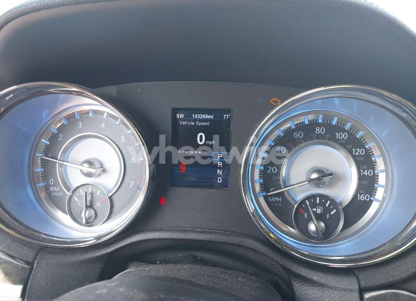 Photo 15 of 2013 Chrysler 300c (VIN 2C3CCAET1DH507346)