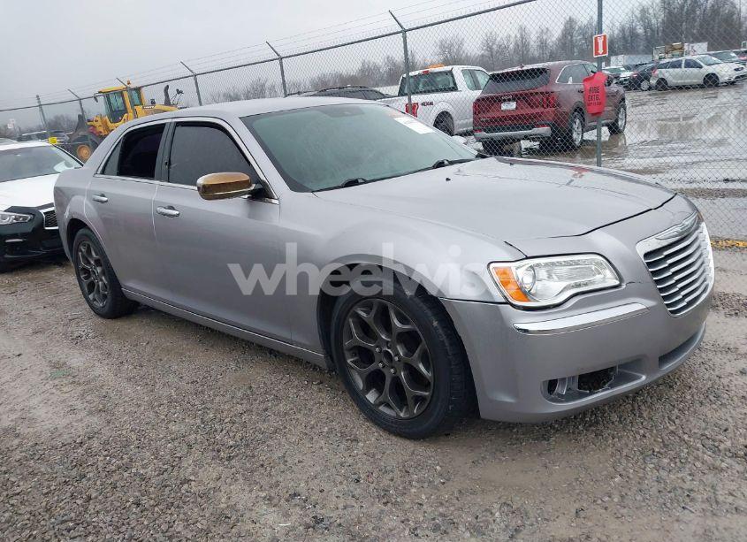 2013 Chrysler 300c (VIN 2C3CCAET1DH647087) main photo