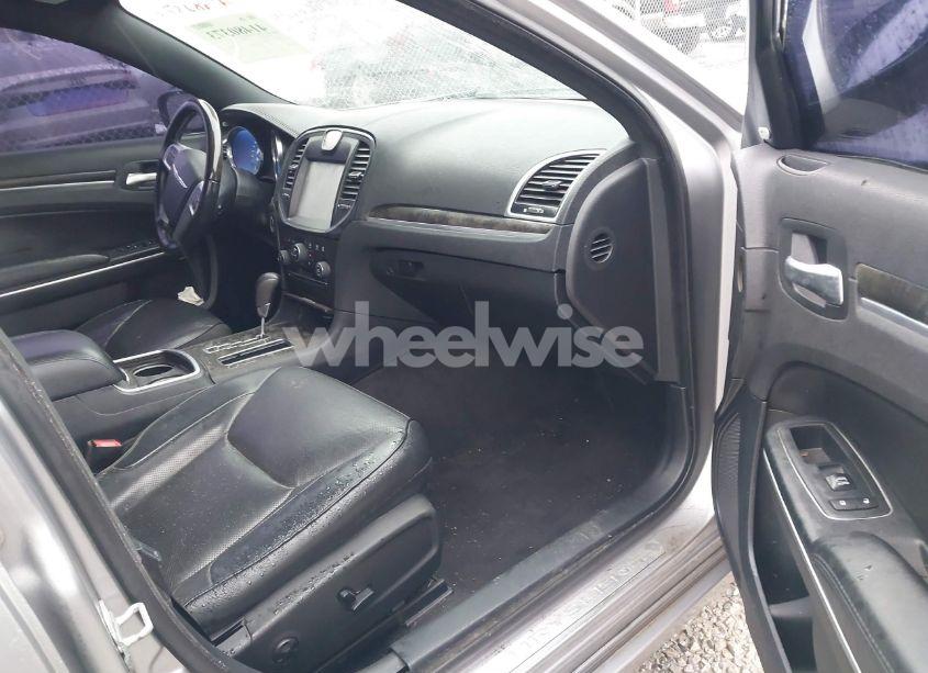 Photo 5 of 2013 Chrysler 300c (VIN 2C3CCAET1DH647087)