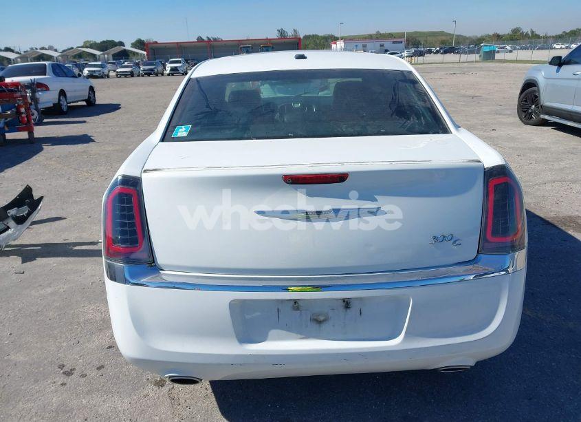 Photo 17 of 2012 Chrysler 300c N/A (VIN 2C3CCAET2CH261096)
