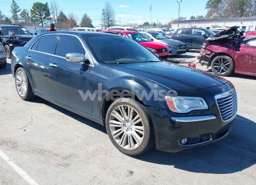2013 Chrysler 300c (VIN 2C3CCAET2DH600537) main photo