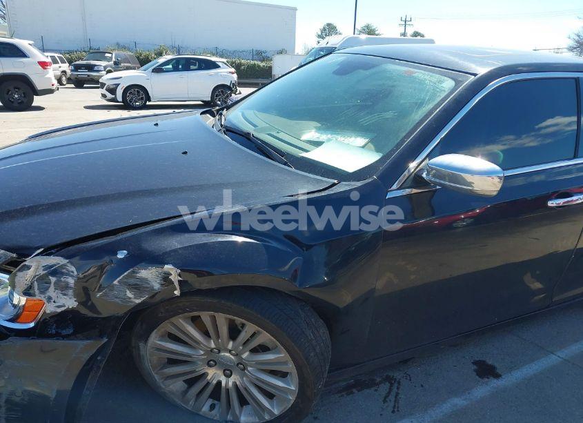 Photo 12 of 2013 Chrysler 300c (VIN 2C3CCAET2DH600537)