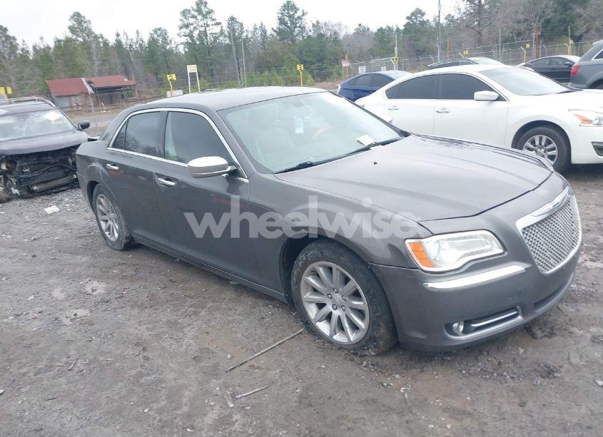 2013 Chrysler 300c (VIN 2C3CCAET2DH661791) main photo