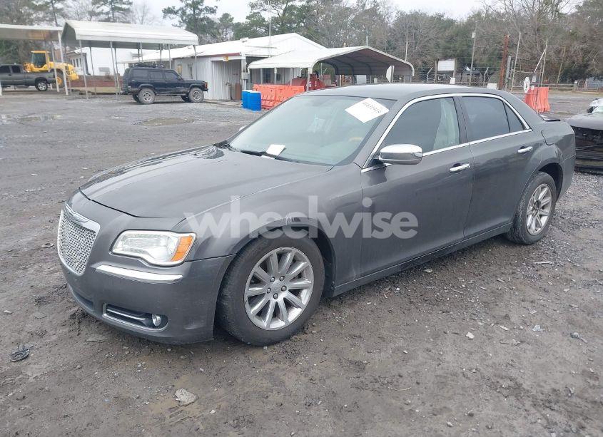 Photo 2 of 2013 Chrysler 300c (VIN 2C3CCAET2DH661791)