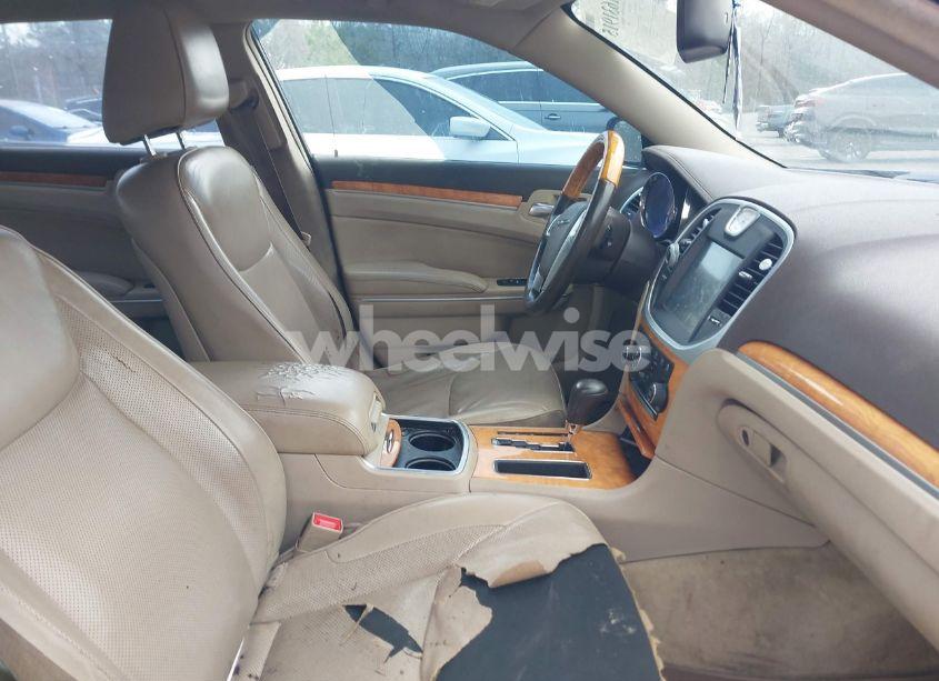 Photo 5 of 2013 Chrysler 300c (VIN 2C3CCAET2DH661791)