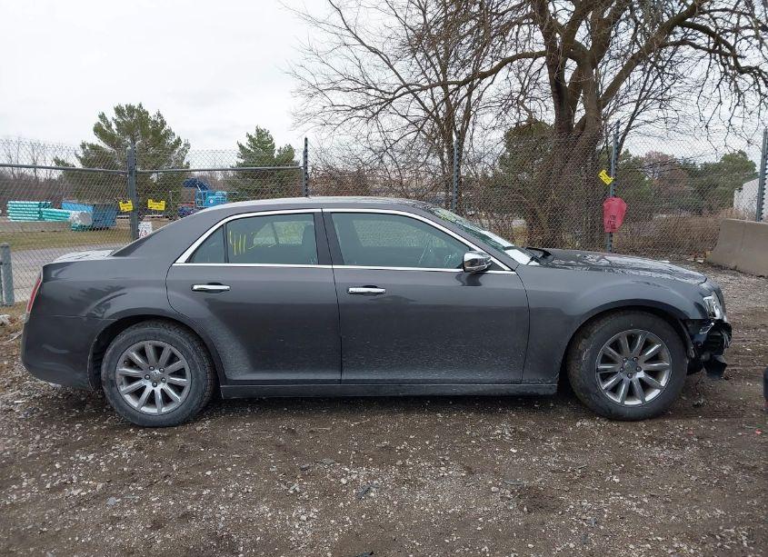 Photo 13 of 2013 Chrysler 300c (VIN 2C3CCAET2DH687517)