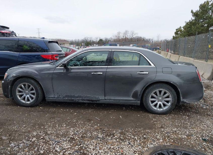 Photo 14 of 2013 Chrysler 300c (VIN 2C3CCAET2DH687517)