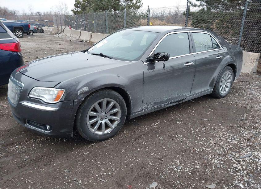 Photo 2 of 2013 Chrysler 300c (VIN 2C3CCAET2DH687517)