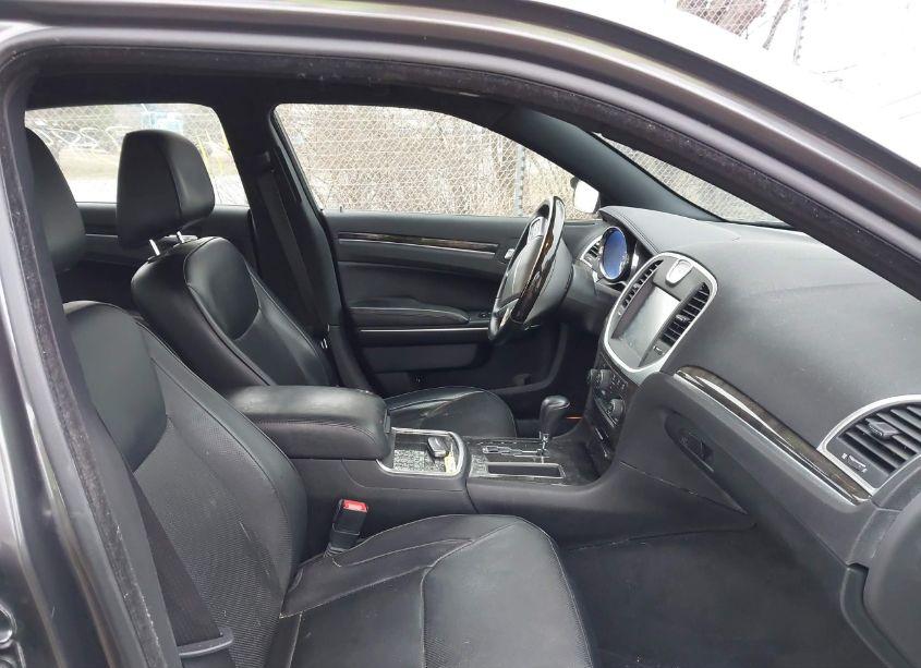 Photo 5 of 2013 Chrysler 300c (VIN 2C3CCAET2DH687517)