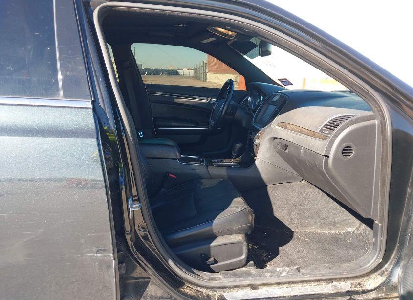 Photo 5 of 2013 Chrysler 300c (VIN 2C3CCAET3DH644630)