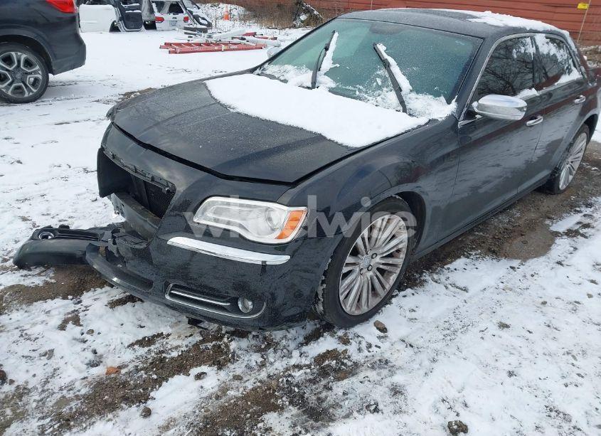 Photo 2 of 2013 Chrysler 300c (VIN 2C3CCAET6DH687858)