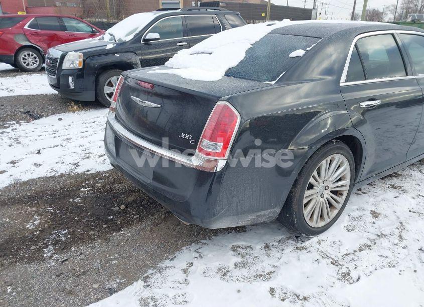 Photo 4 of 2013 Chrysler 300c (VIN 2C3CCAET6DH687858)