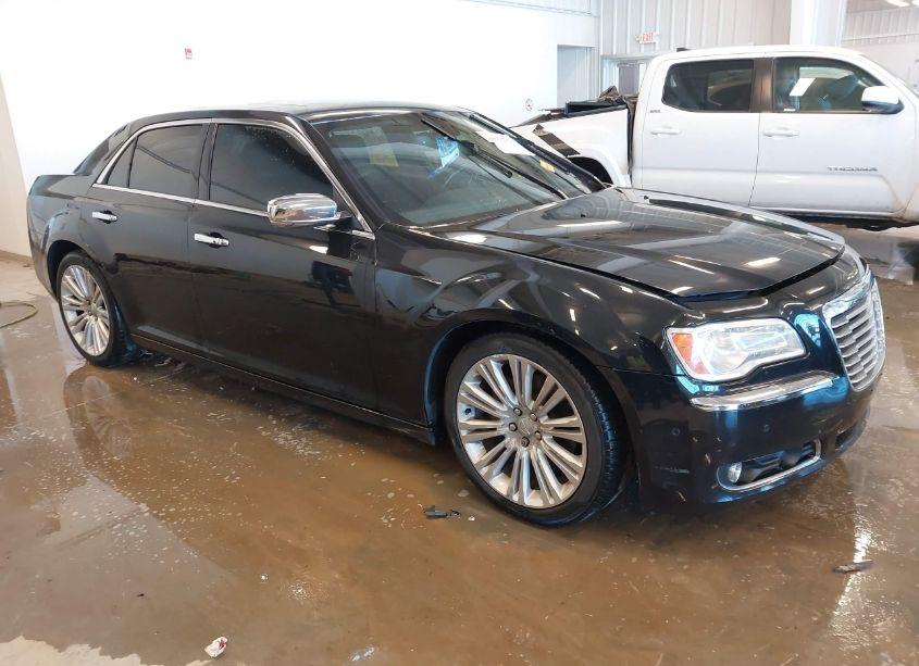 2013 Chrysler 300c (VIN 2C3CCAET7DH703002) main photo