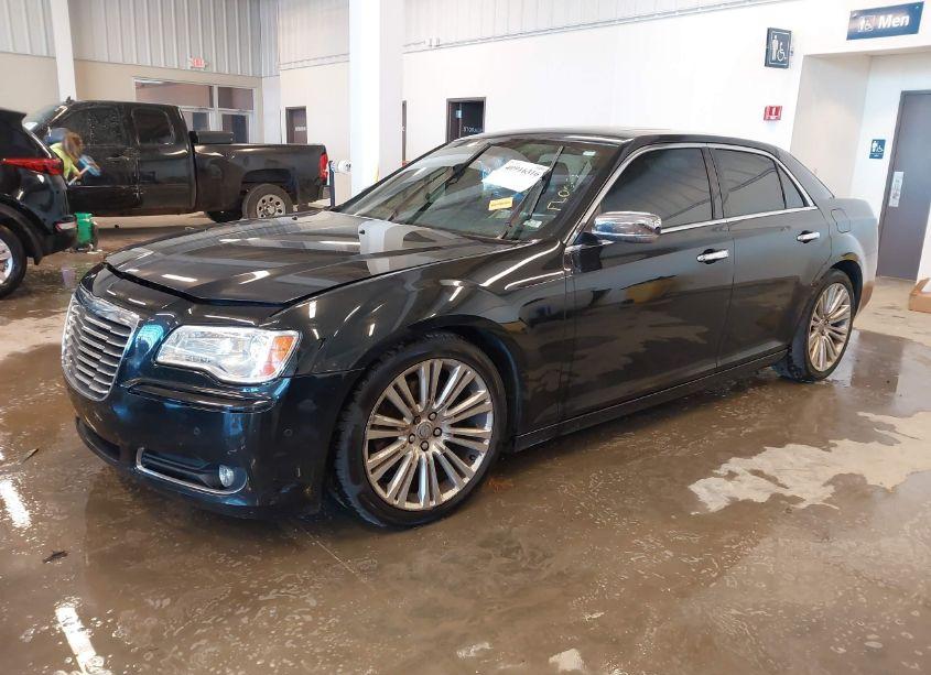 Photo 2 of 2013 Chrysler 300c (VIN 2C3CCAET7DH703002)
