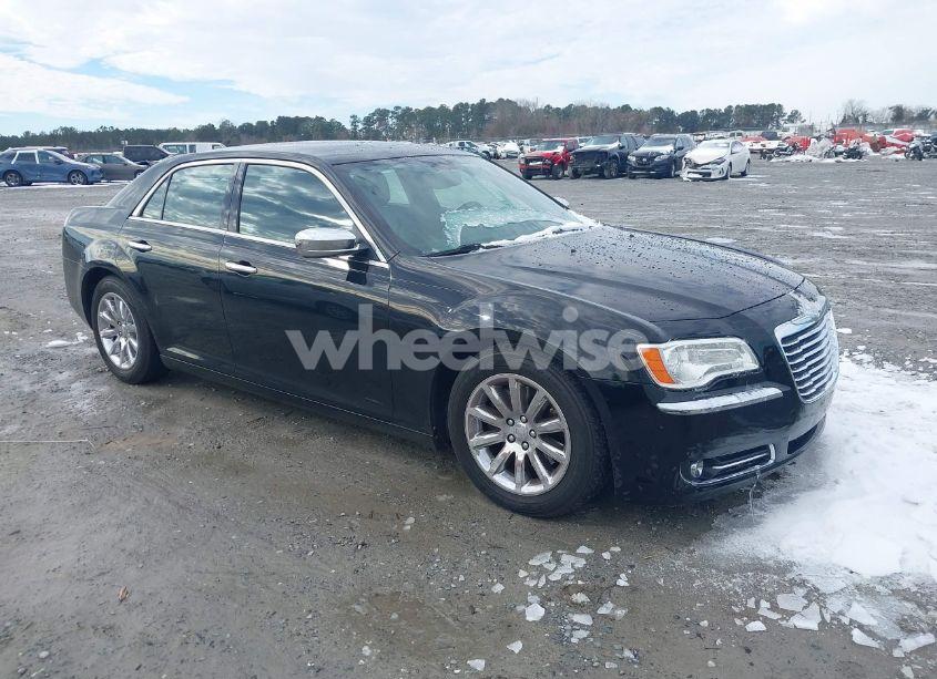2013 Chrysler 300c (VIN 2C3CCAET8DH508056) main photo