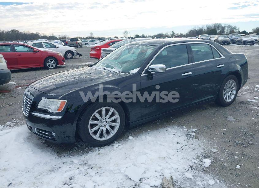 Photo 2 of 2013 Chrysler 300c (VIN 2C3CCAET8DH508056)