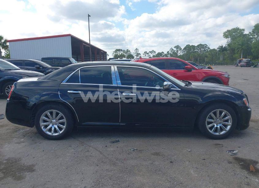 Photo 13 of 2013 Chrysler 300c (VIN 2C3CCAET8DH541381)