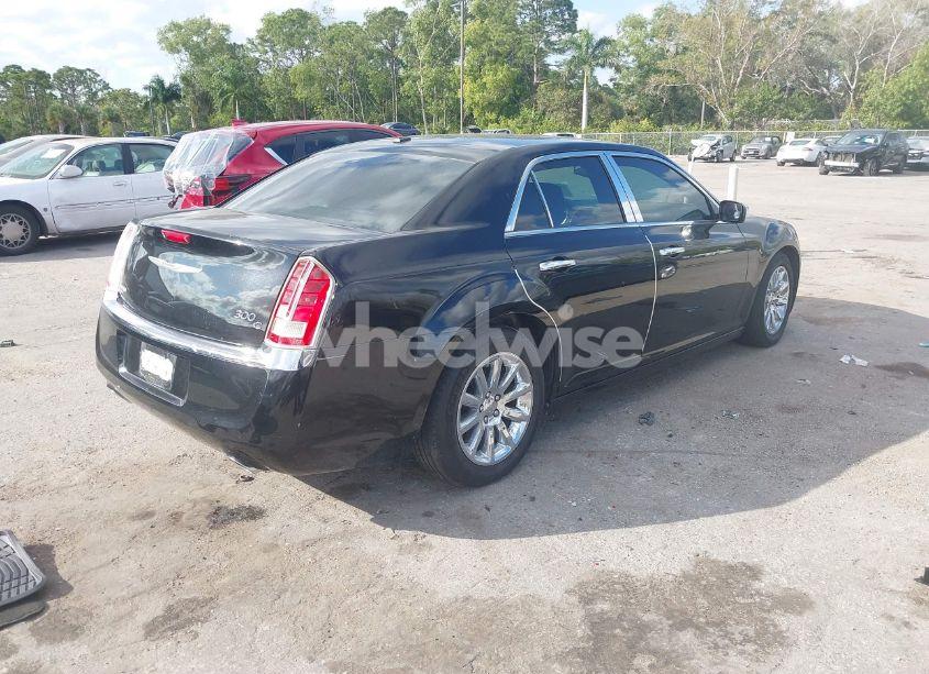 Photo 4 of 2013 Chrysler 300c (VIN 2C3CCAET8DH541381)