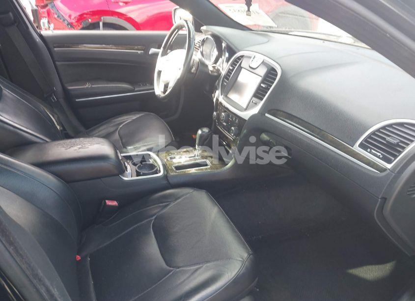 Photo 5 of 2013 Chrysler 300c (VIN 2C3CCAET8DH541381)