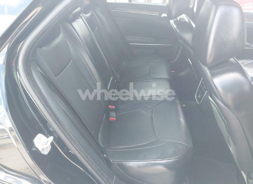 Photo 8 of 2013 Chrysler 300c (VIN 2C3CCAET8DH541381)