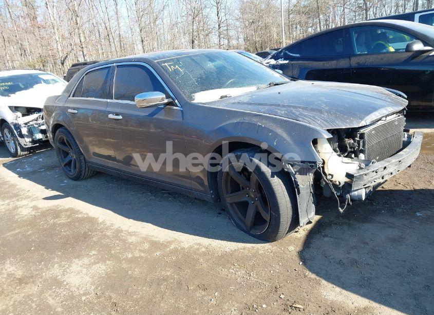 2013 Chrysler 300c (VIN 2C3CCAET8DH650245) main photo