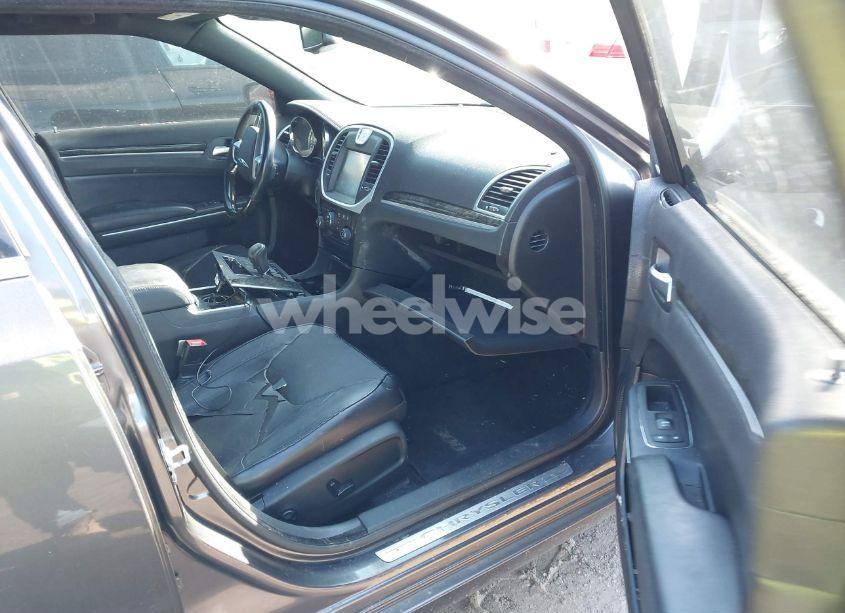 Photo 5 of 2013 Chrysler 300c (VIN 2C3CCAET8DH650245)