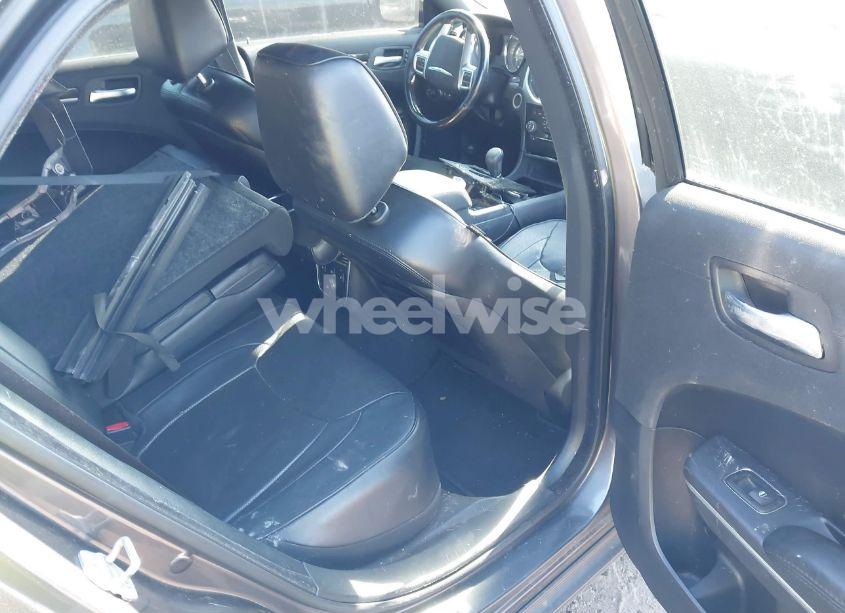 Photo 8 of 2013 Chrysler 300c (VIN 2C3CCAET8DH650245)