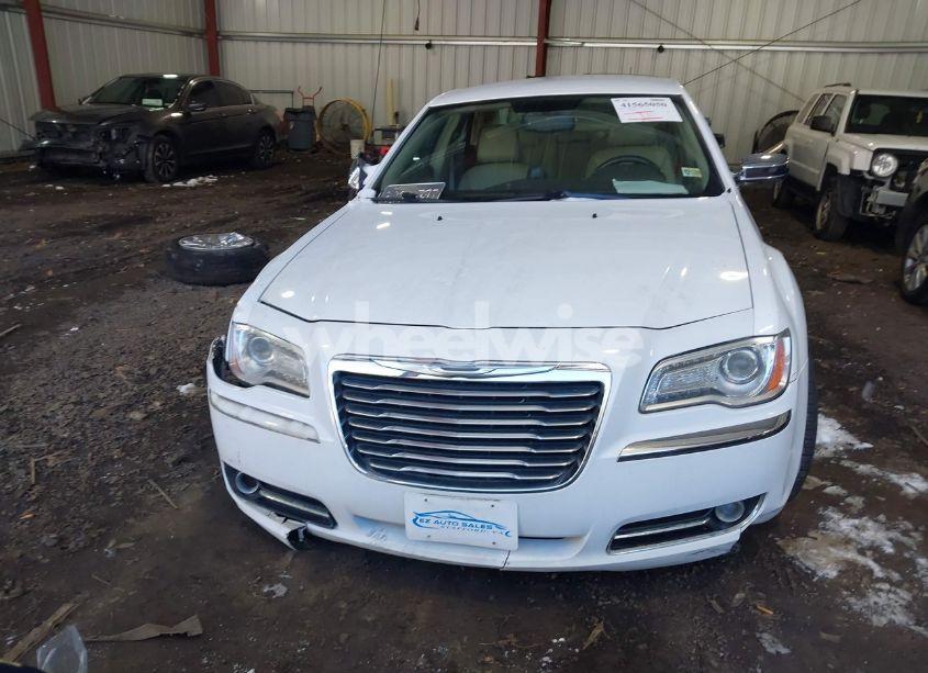 Photo 13 of 2013 Chrysler 300c (VIN 2C3CCAET9DH564412)