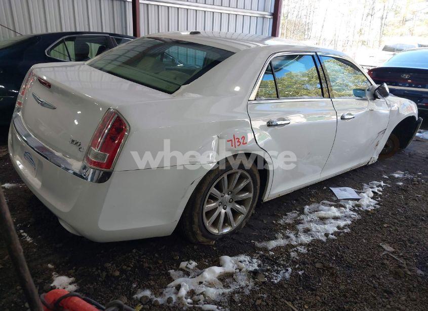 Photo 4 of 2013 Chrysler 300c (VIN 2C3CCAET9DH564412)