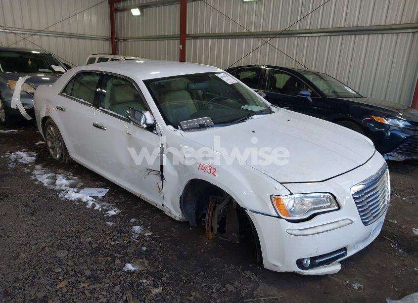 Photo 6 of 2013 Chrysler 300c (VIN 2C3CCAET9DH564412)