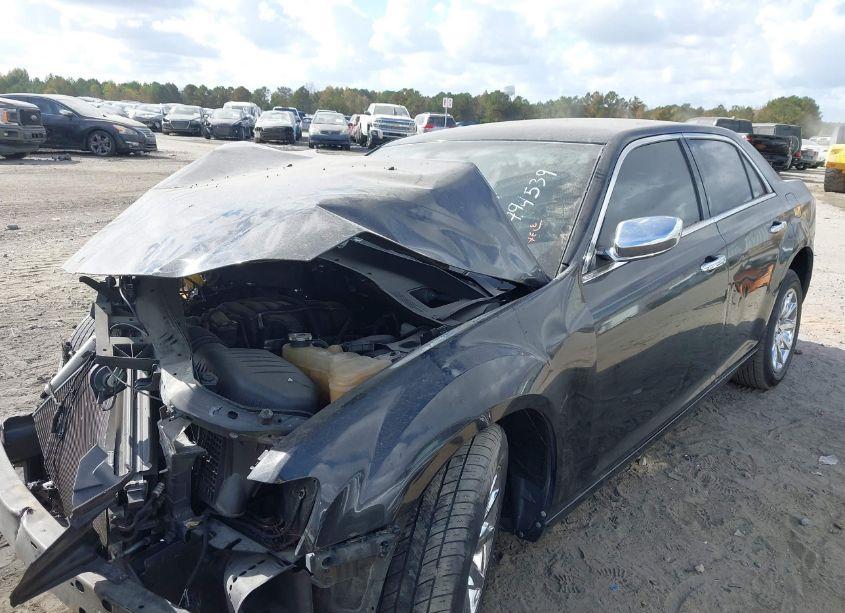 Photo 2 of 2013 Chrysler 300c (VIN 2C3CCAETXDH532505)