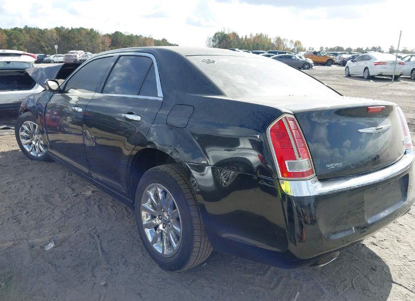 Photo 3 of 2013 Chrysler 300c (VIN 2C3CCAETXDH532505)