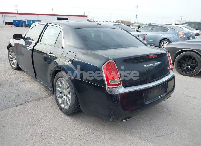 Photo 3 of 2013 Chrysler 300c (VIN 2C3CCAETXDH599153)