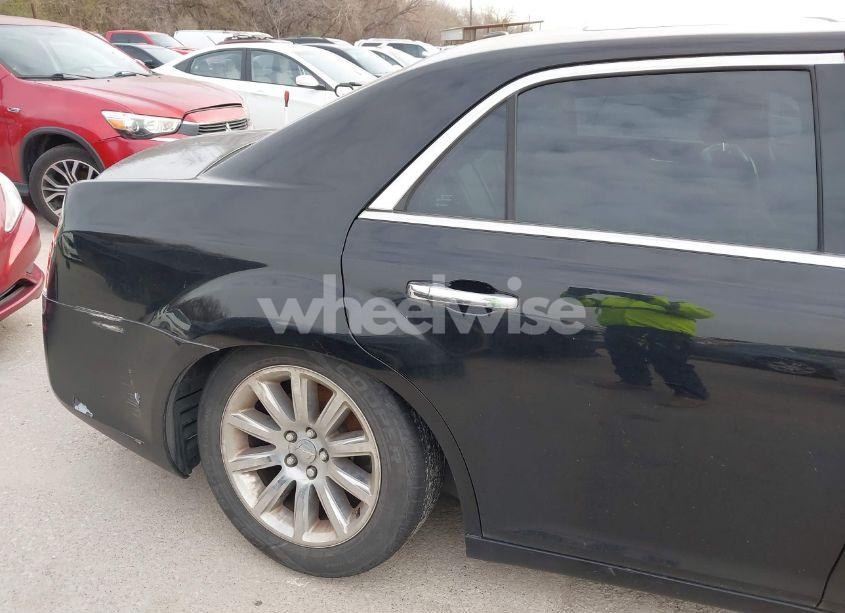 Photo 6 of 2013 Chrysler 300c (VIN 2C3CCAETXDH599153)