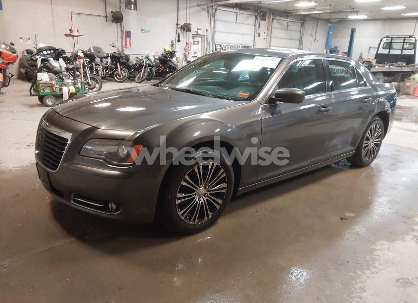 Photo 2 of 2014 Chrysler 300 300S (VIN 2C3CCAGG0EH179435)
