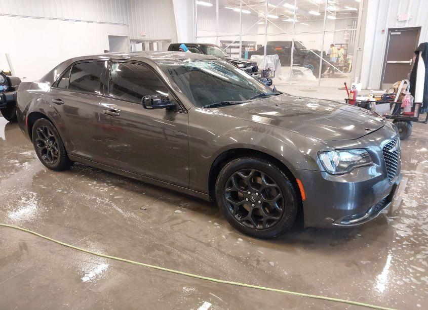 2019 Chrysler 300 300S AWD (VIN 2C3CCAGG0KH634442) main photo