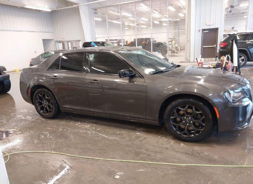 Photo 13 of 2019 Chrysler 300 300S AWD (VIN 2C3CCAGG0KH634442)