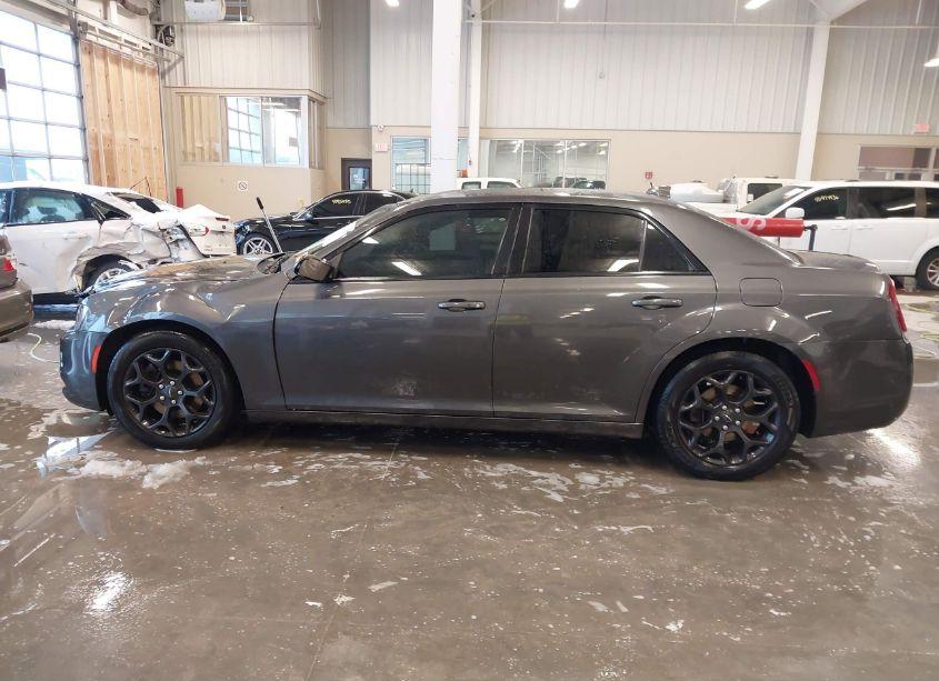 Photo 14 of 2019 Chrysler 300 300S AWD (VIN 2C3CCAGG0KH634442)