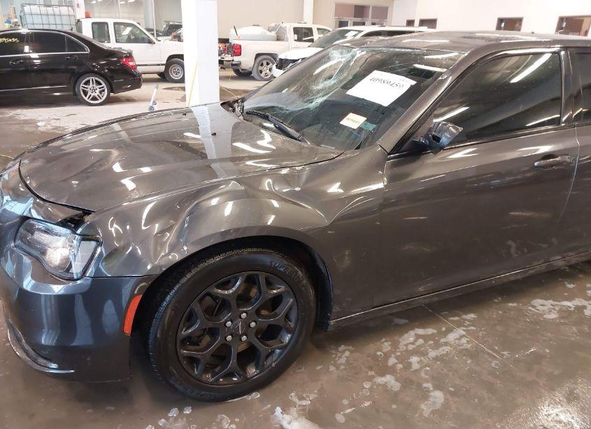 Photo 17 of 2019 Chrysler 300 300S AWD (VIN 2C3CCAGG0KH634442)