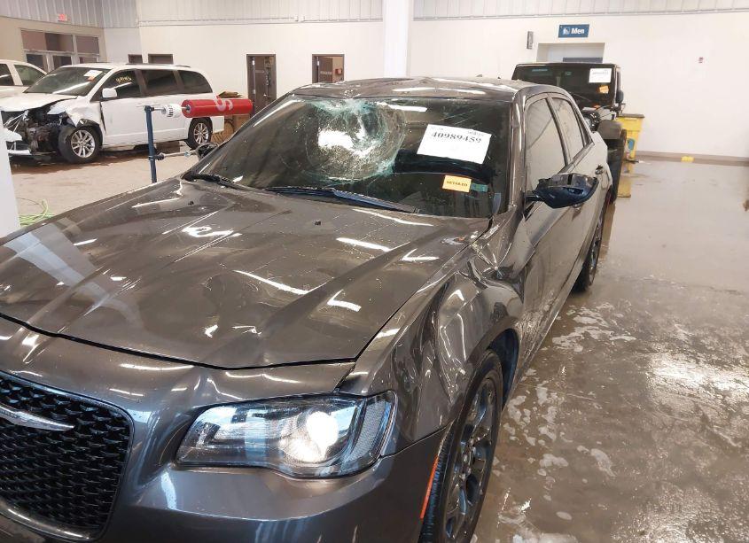 Photo 6 of 2019 Chrysler 300 300S AWD (VIN 2C3CCAGG0KH634442)